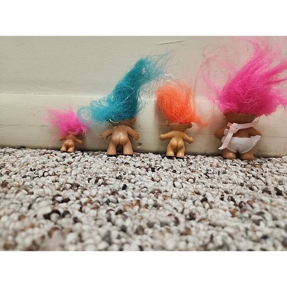 Lot Of 4 Mini Trolls - Picture 5 of 5